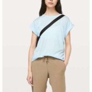 Lululemon Roll Around Tee Shirt Light Breezy Blue Women's Size 8 / Med